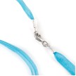 Rumpf gekleurde satijn ketting met messing sluiting blauw